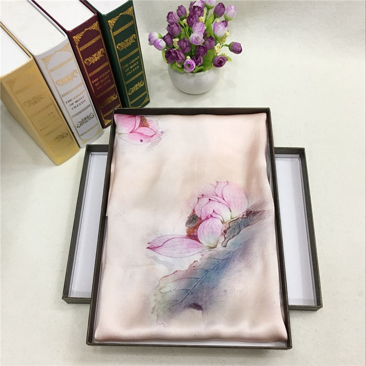 圍巾的拼音——真絲圍巾。真絲絲巾、圍巾定制。